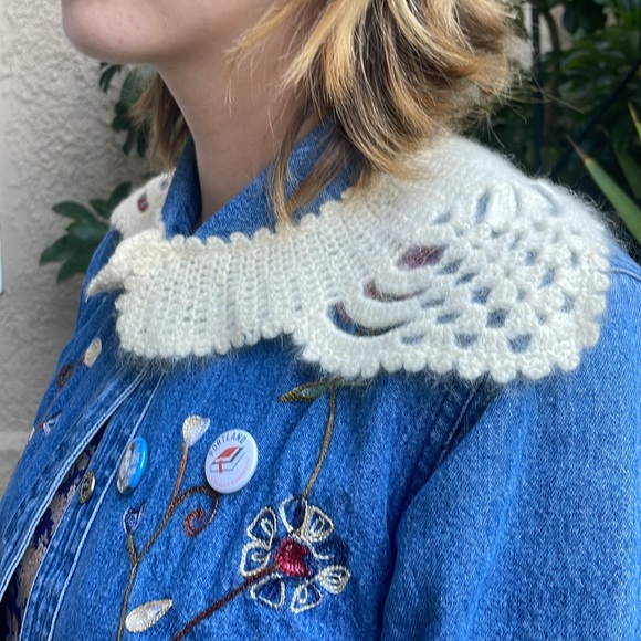 Vintage cream mohair crochet collar